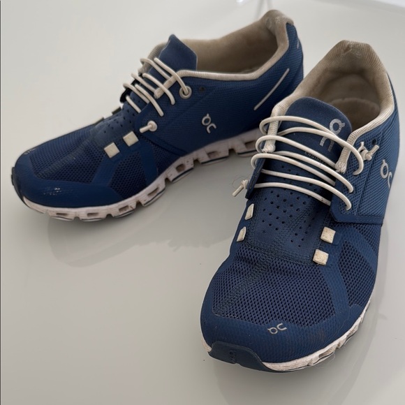 On Running Shoes - On Cloud 5 Blue & White Size 7.5